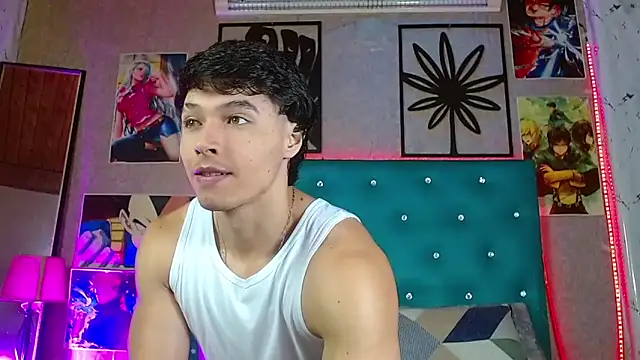Snapshot of LiamAndrewzz chatting on 06-07-26, 07:24 LiamAndrewzz online show from 06-07-26, 07:24