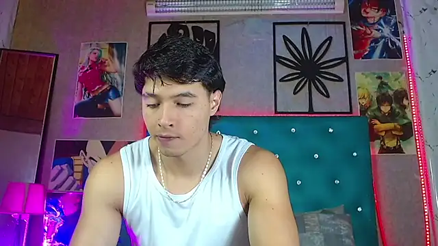Snapshot of LiamAndrewzz chatting on 06-21-26, 04:29 LiamAndrewzz online show from 06-21-26, 04:29