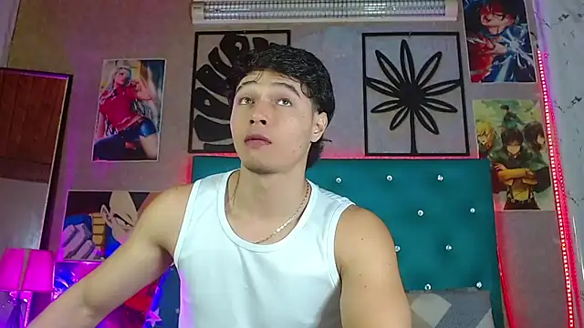 Snapshot of LiamAndrewzz chatting on 06-17-26, 05:40 LiamAndrewzz online show from 06-17-26, 05:40