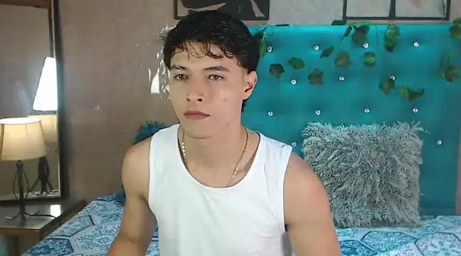 Snapshot of LiamAndrewzz chatting on 03-06-25, 05:22 LiamAndrewzz online show from 03-06-25, 05:22