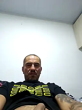 Snapshot of Iuver chatting on 03-27-26, 11:16 Iuver online show from 03-27-26, 11:16