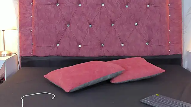 ValentinaGuerra online show from 09-19-25, 01:31