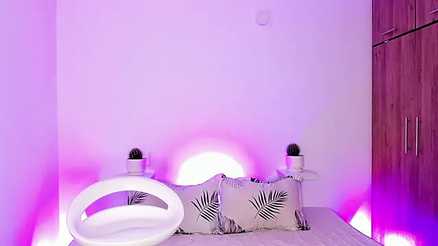 valeria  lewiis online show from 02-17-25, 09:54