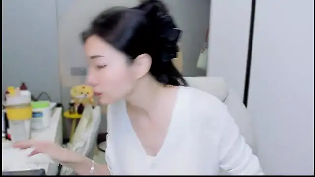 Snapshot of A_dabo chatting on 11-25-25, 03:12 A dabo online show from 11-25-25, 03:12