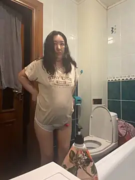Snapshot of Naughtbaby_2025 chatting on 06-10-26, 01:51 Naughtbaby 2025 online show from 06-10-26, 01:51