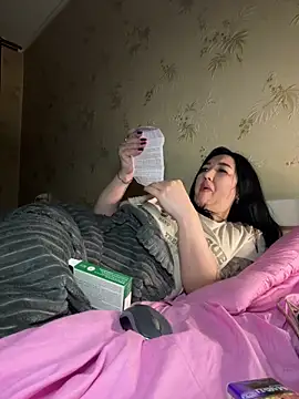 Naughtbaby 2025 online show from 02-06-26, 03:57