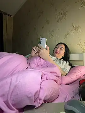 Snapshot of Naughtbaby_2025 chatting on 04-16-26, 12:00 Naughtbaby 2025 online show from 04-16-26, 12:00