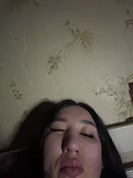 Naughtbaby 2025 online show from 04-30-26, 10:58