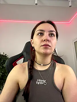 AshleySkott  online show from 10-05-25, 08:16