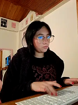 Arielle lov online show from 10-23-25, 04:11