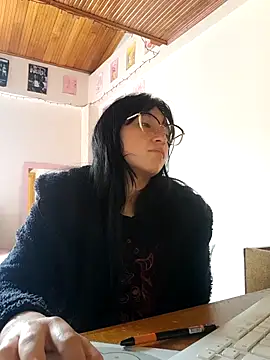 Arielle lov online show from 10-23-25, 04:16