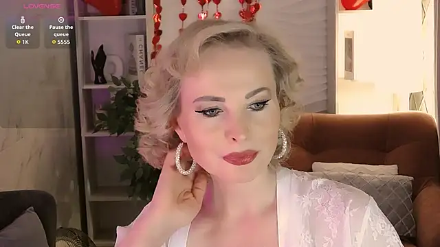 Snapshot of Sandra_Kind chatting on 02-05-26, 05:47 Sandra Kind online show from 02-05-26, 05:47