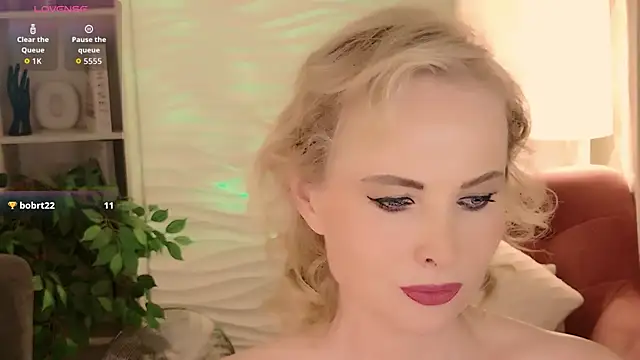Snapshot of Sandra_Kind chatting on 06-16-26, 05:29 Sandra Kind online show from 06-16-26, 05:29