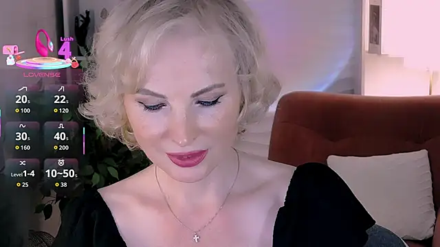 Snapshot of Sandra_Kind chatting on 09-17-25, 05:53 Sandra Kind online show from 09-17-25, 05:53