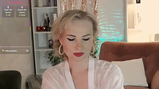 Snapshot of Sandra_Kind chatting on 01-19-26, 05:33 Sandra Kind online show from 01-19-26, 05:33