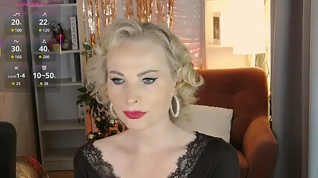 Snapshot of Sandra_Kind chatting on 12-23-25, 05:40 Sandra Kind online show from 12-23-25, 05:40