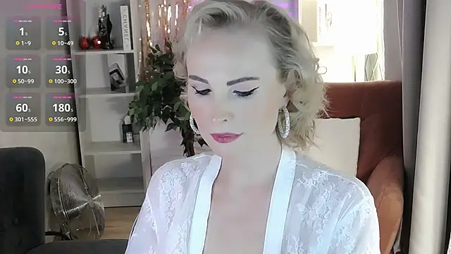 Snapshot of Sandra_Kind chatting on 01-17-26, 05:44 Sandra Kind online show from 01-17-26, 05:44