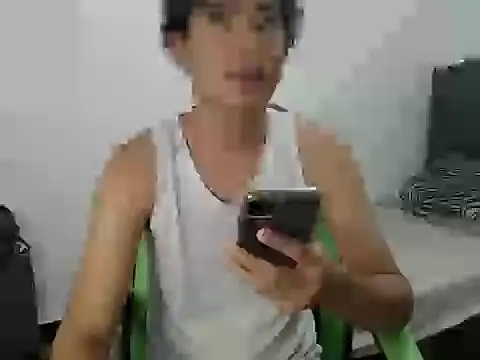 Snapshot of Boy_coll chatting on 04-07-26, 08:10 Boy coll online show from 04-07-26, 08:10