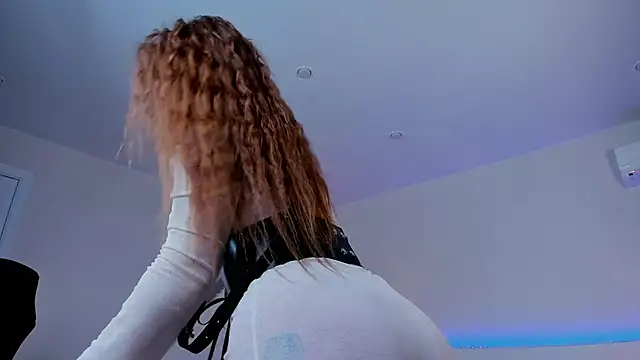 Snapshot of Sofia_beautifuul chatting on 03-21-25, 06:05 Sofia beautifuul online show from 03-21-25, 06:05