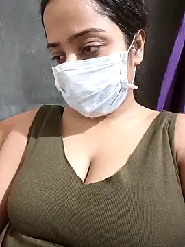 COZY ROZI online show from 10-28-25, 04:39