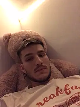 Snapshot of yoyoboy988 chatting on 02-17-25, 09:10 yoyoboy988 online show from 02-17-25, 09:10