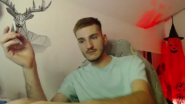 Snapshot of yoyoboy988 chatting on 09-21-25, 08:36 yoyoboy988 online show from 09-21-25, 08:36