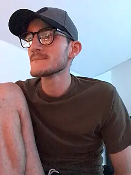 Snapshot of yoyoboy988 chatting on 03-08-25, 07:53 yoyoboy988 online show from 03-08-25, 07:53