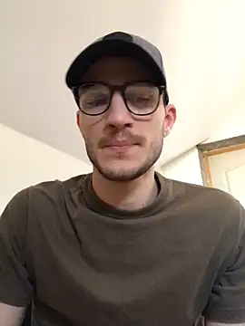 Snapshot of yoyoboy988 chatting on 03-08-25, 12:41 yoyoboy988 online show from 03-08-25, 12:41