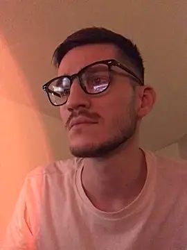 Snapshot of yoyoboy988 chatting on 02-18-25, 09:42 yoyoboy988 online show from 02-18-25, 09:42