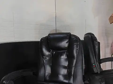 Danny Luxx online show from 05-21-26, 05:05