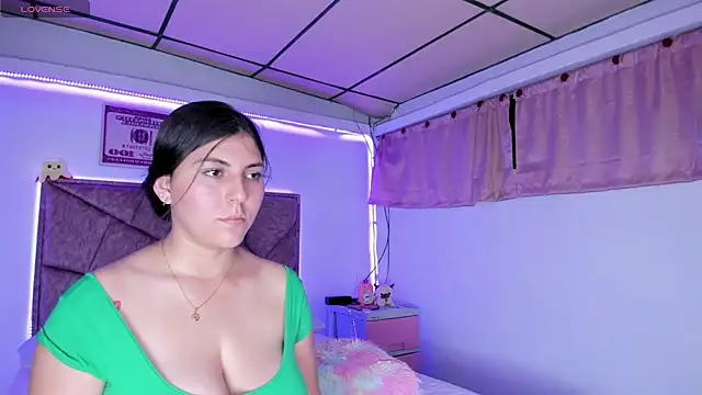 Snapshot of Cristal_Smith20 chatting on 11-15-25, 12:47 Cristal Smith20 online show from 11-15-25, 12:47