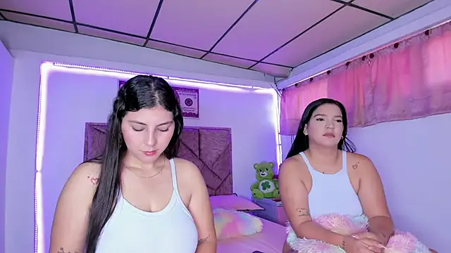 Snapshot of Cristal_Smith20 chatting on 10-11-25, 12:39 Cristal Smith20 online show from 10-11-25, 12:39