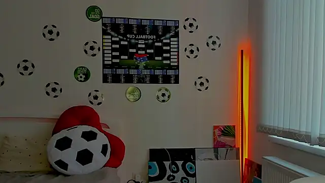 Snapshot of Andrea_tasty chatting on 06-21-26, 04:35 Andrea tasty online show from 06-21-26, 04:35