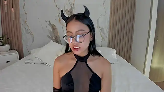 Snapshot of miss_martiina chatting on 09-09-25, 02:10 miss martiina online show from 09-09-25, 02:10