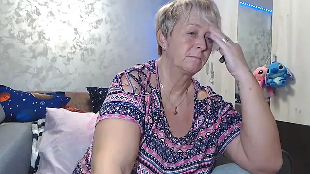 RosesandLillies online show from 12-14-25, 04:56