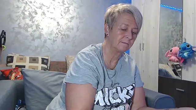 RosesandLillies online show from 11-17-25, 06:12