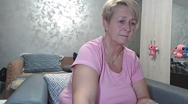 Snapshot of RosesandLillies chatting on 03-22-25, 06:14 RosesandLillies online show from 03-22-25, 06:14