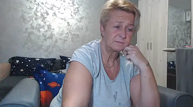 Snapshot of RosesandLillies chatting on 02-26-25, 05:53 RosesandLillies online show from 02-26-25, 05:53
