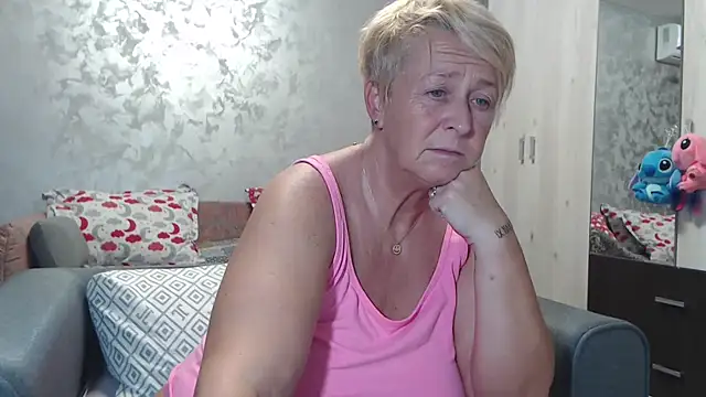 Snapshot of RosesandLillies chatting on 09-21-25, 05:07 RosesandLillies online show from 09-21-25, 05:07