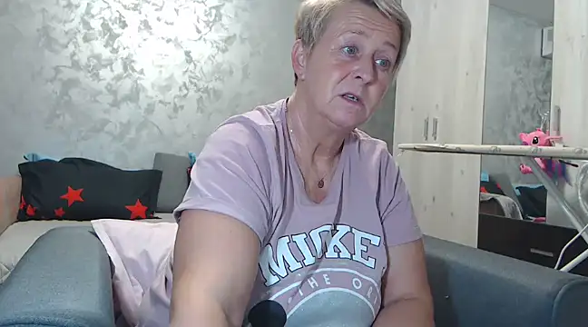 Snapshot of RosesandLillies chatting on 03-12-25, 05:49 RosesandLillies online show from 03-12-25, 05:49