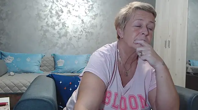 Snapshot of RosesandLillies chatting on 03-07-25, 04:55 RosesandLillies online show from 03-07-25, 04:55