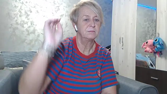 RosesandLillies online show from 02-02-26, 06:07