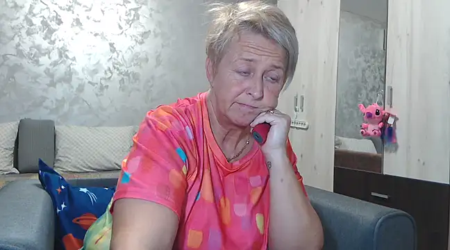 Snapshot of RosesandLillies chatting on 02-20-25, 06:03 RosesandLillies online show from 02-20-25, 06:03