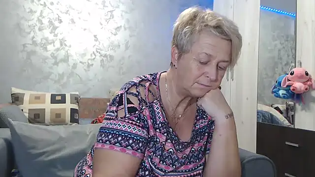 RosesandLillies online show from 11-13-25, 06:34