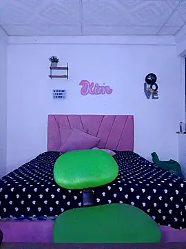 victoria roussee online show from 12-05-25, 08:35