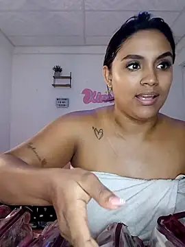 victoria roussee online show from 12-14-25, 04:40