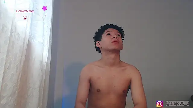 Snapshot of Magno_03 chatting on 09-26-25, 02:46 Magno 03 online show from 09-26-25, 02:46