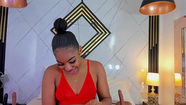 EmilyDiaaz online show from 11-18-25, 12:30