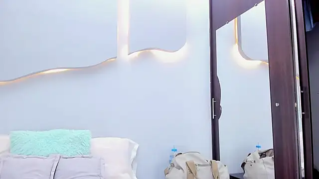 EmilyDiaaz online show from 04-25-26, 12:30