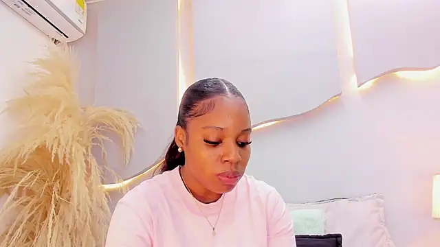 EmilyDiaaz online show from 05-04-26, 12:30